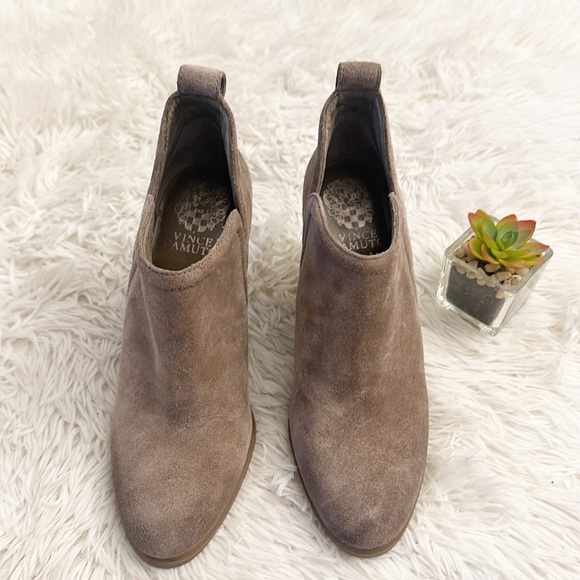 VINCE CAMUTO Francis Distressed Leather Ankle heel bootie women size 6.5 - Picture 7 of 9